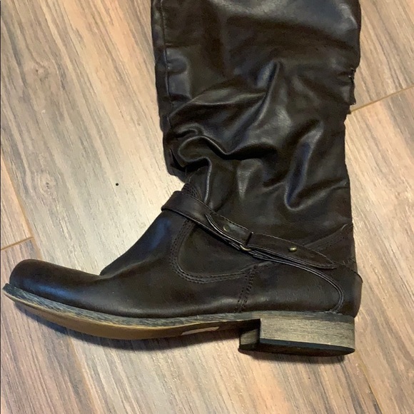 Tall Brown Boots - Picture 4 of 5